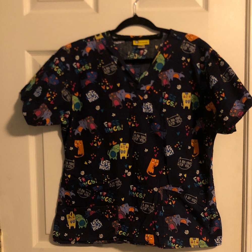 WonderWink Kids Graphic Tee - Multicolor scrub top